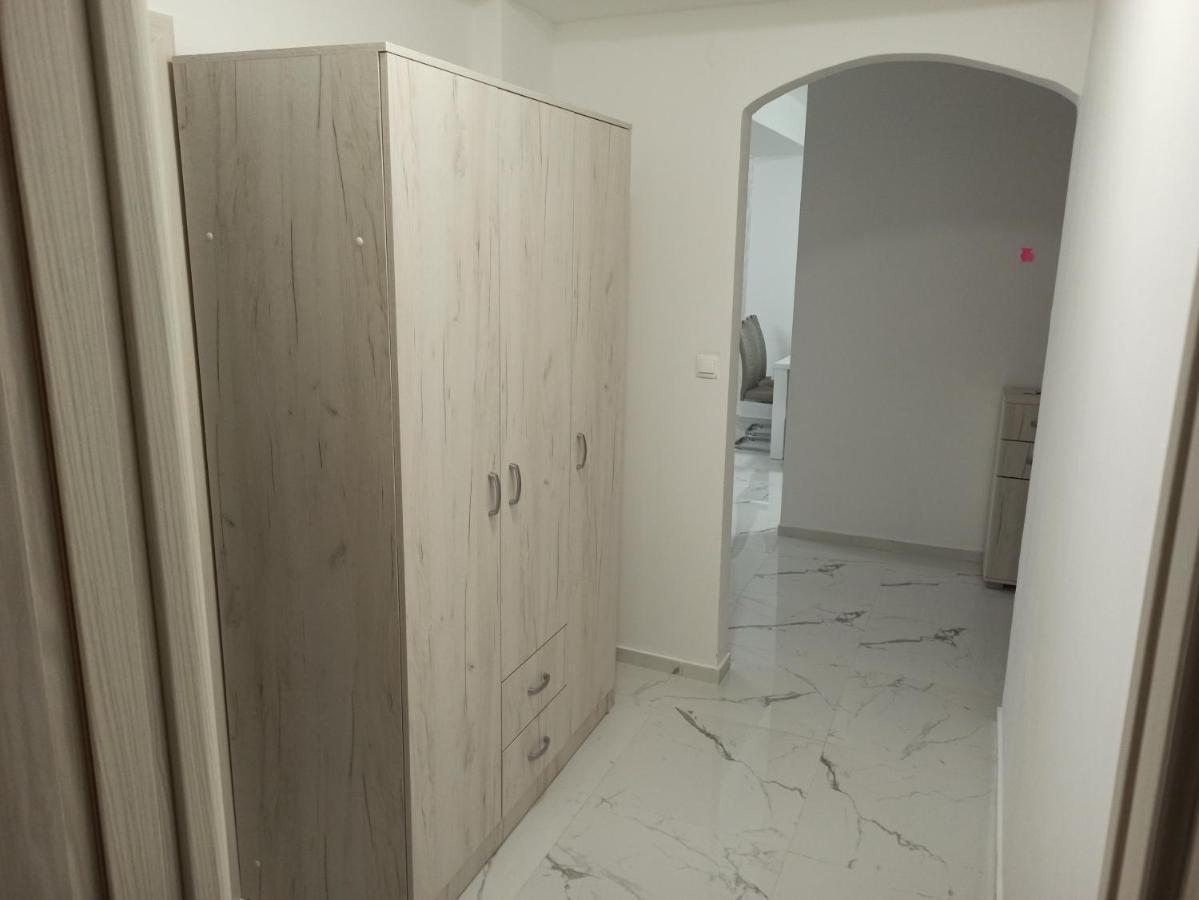 Ata Apartmani. Petrovac Buitenkant foto