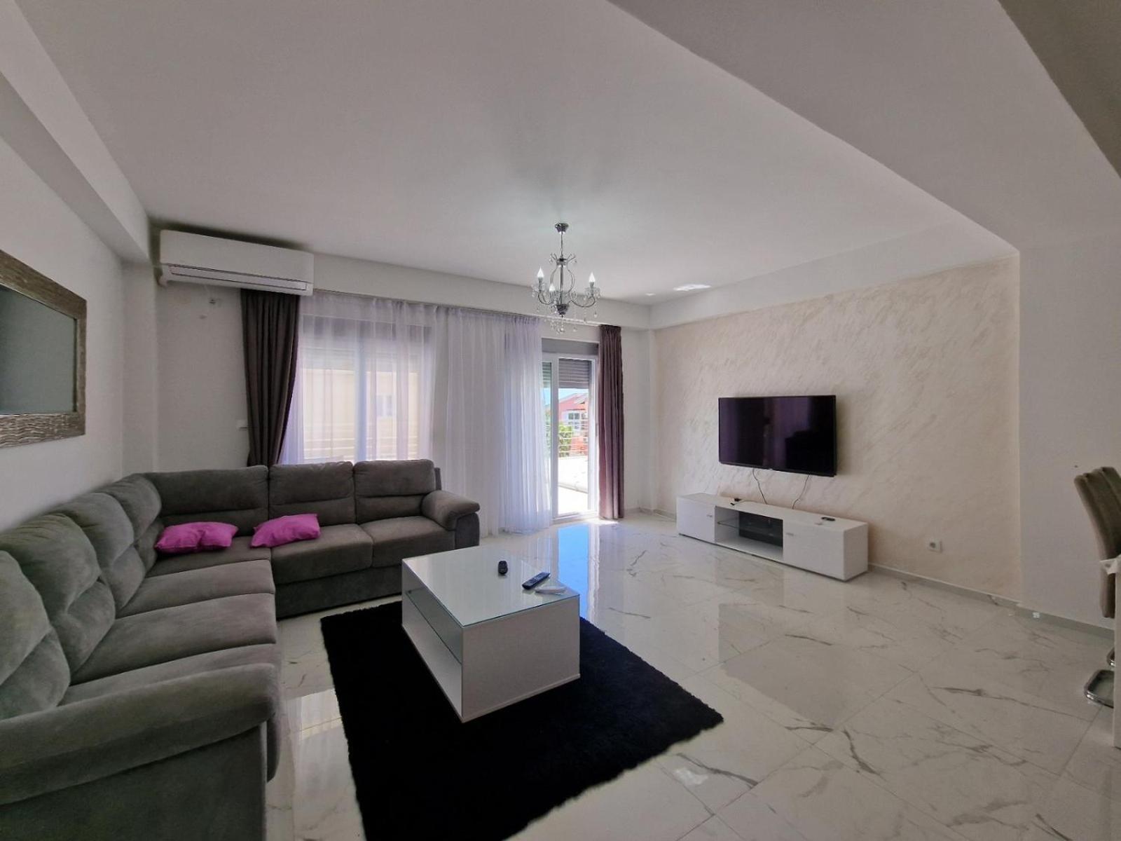 Ata Apartmani. Petrovac Buitenkant foto