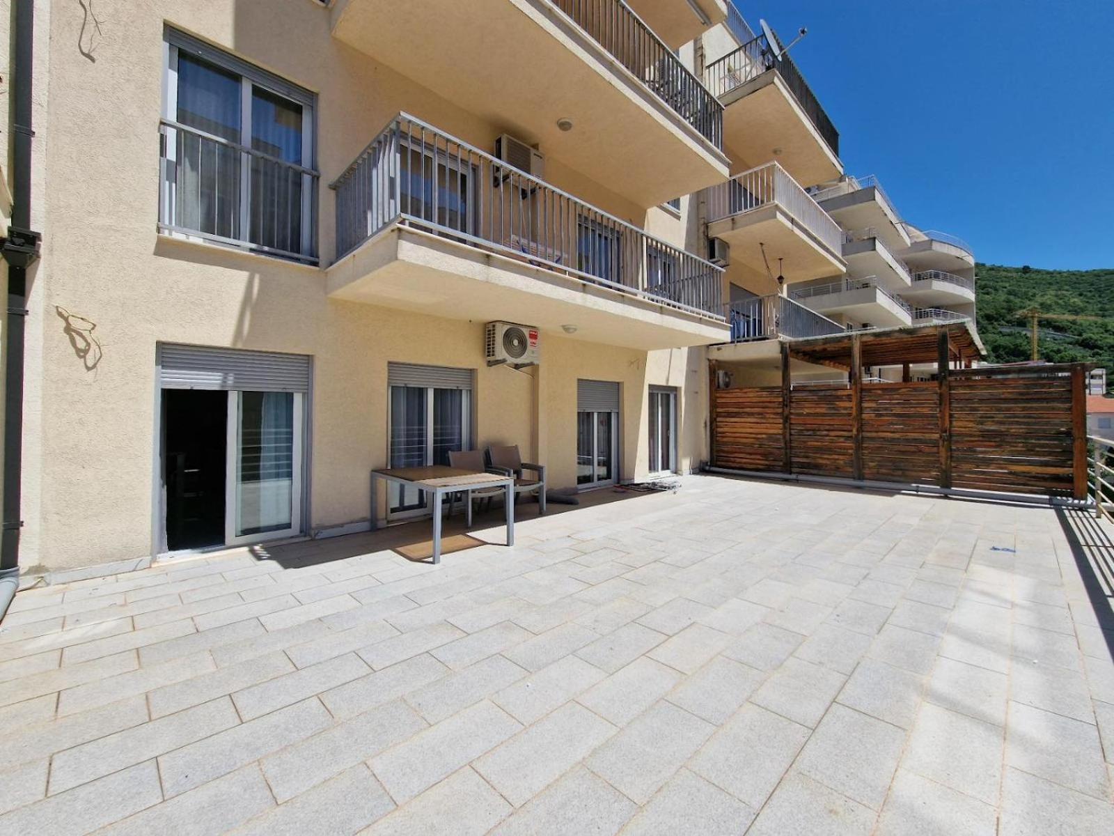 Ata Apartmani. Petrovac Buitenkant foto